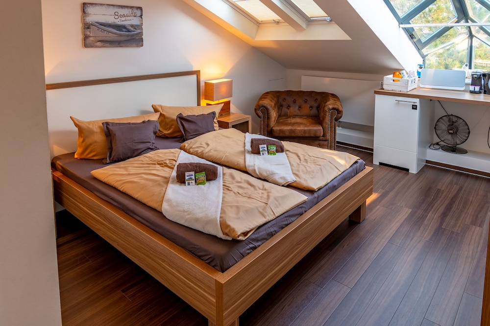 Basic Double Room