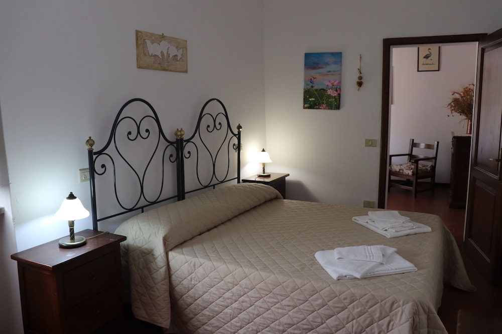 Exclusive Apartment, 2 Bedrooms, Fireplace, Valley View