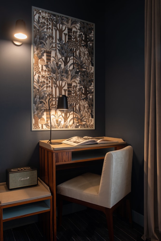 Double Room (La Couture)