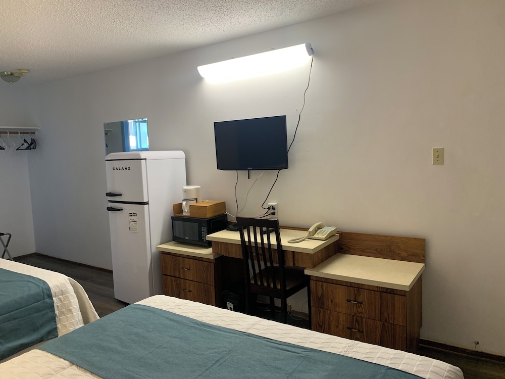 Economy Studio, 2 Queen Beds photo 2