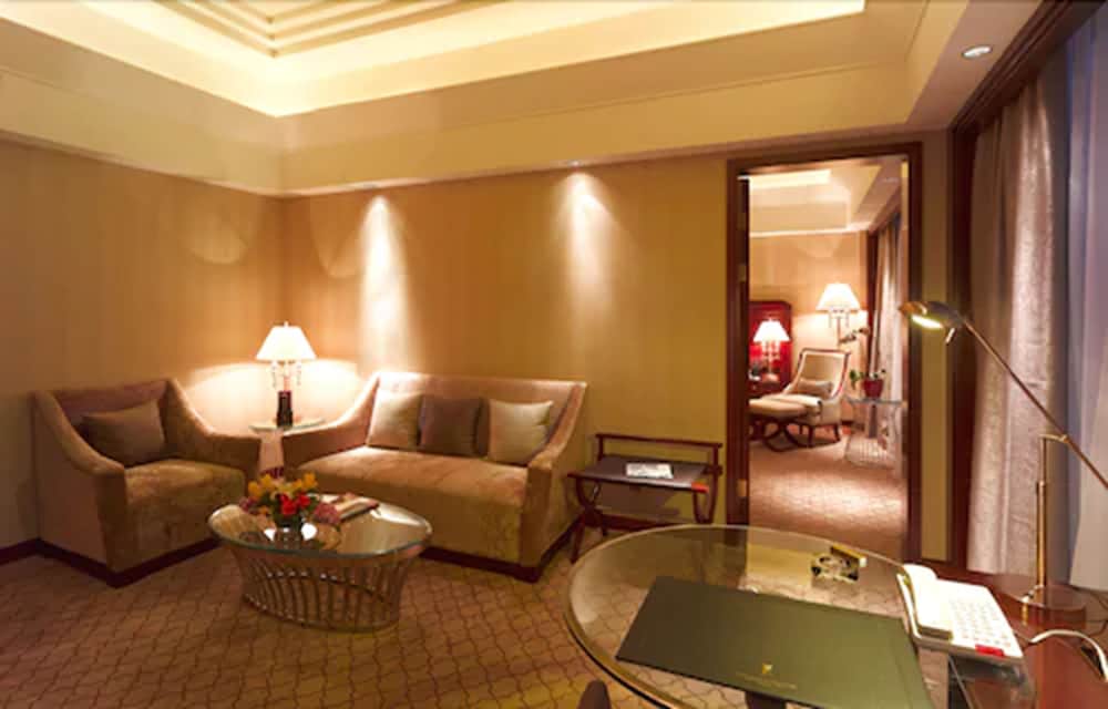 Deluxe Suite photo 2