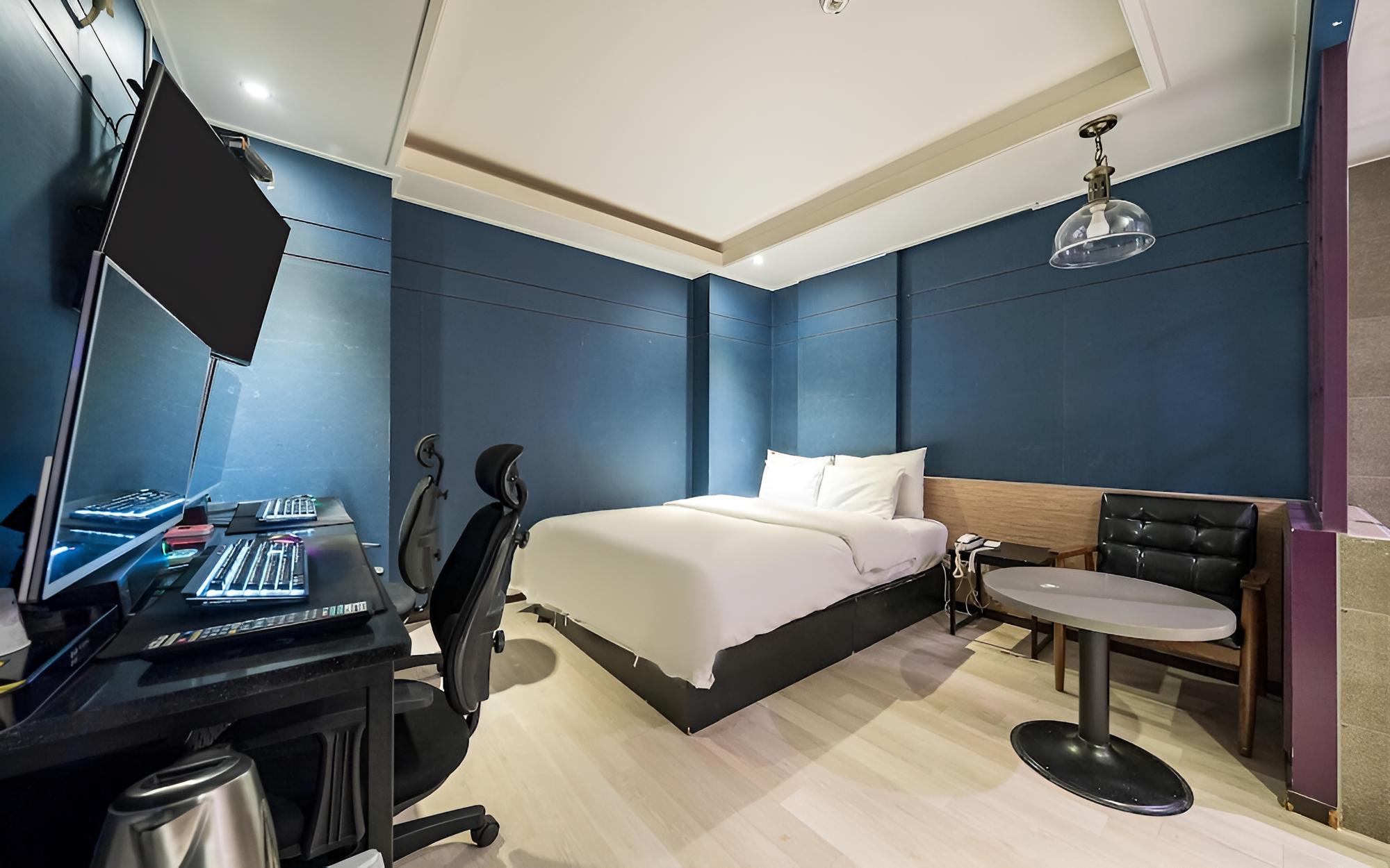 Room (Couple PC Room (No-hard PC Netflix av) - Photo 1