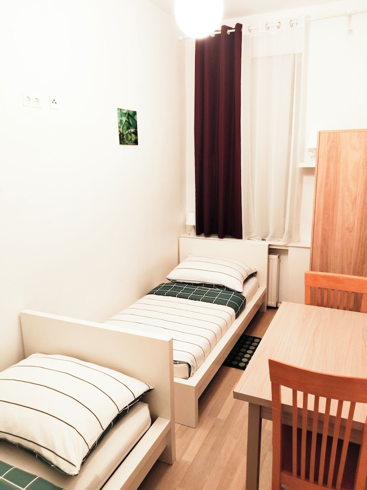 Basic Twin Room (n21)