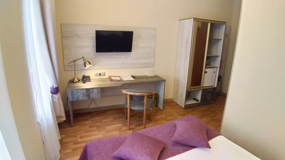 Standard Double or Twin Room photo 1