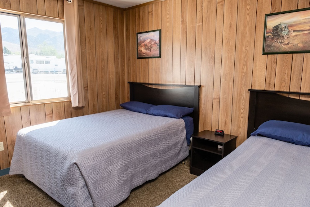 Standard Room, 2 Double Beds, Non Smoking