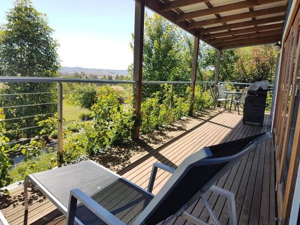Honeymoon Cottage, 1 Queen Bed with Sofa bed, Valley View photo 2