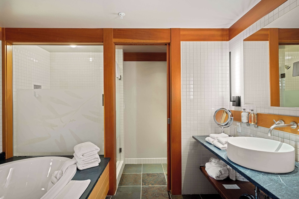 Room, 1 King Bed (Nice) - Photo 2