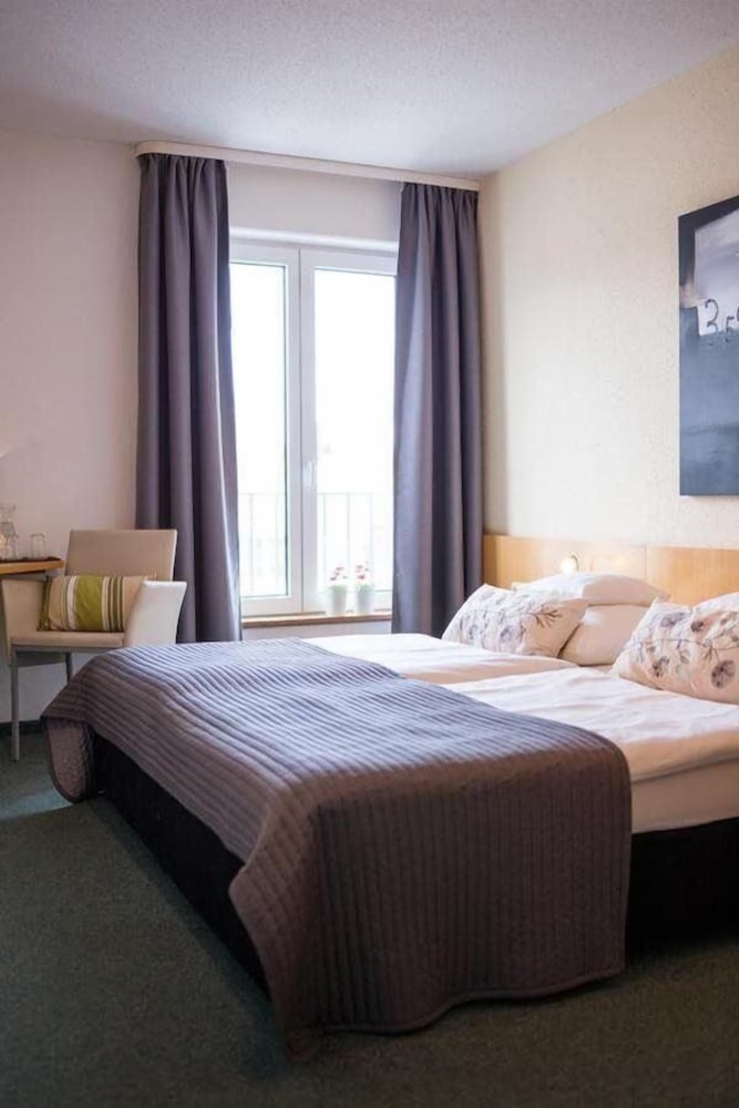 Double or Twin Room - Photo 4
