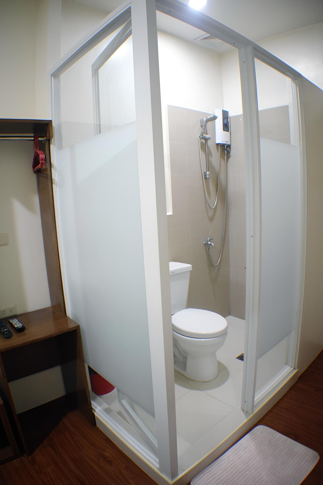 Deluxe Double Room with Private Bathroom photo 3