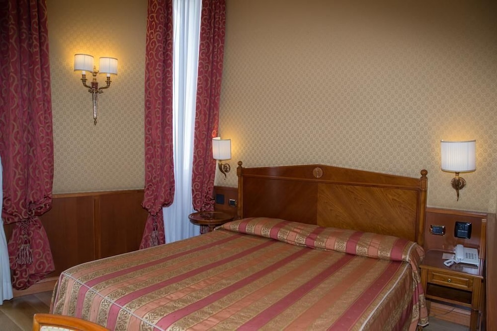 Deluxe Single Room