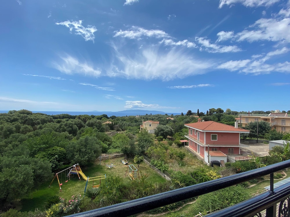 Family Room, 2 Bedrooms, Sea View photo 3