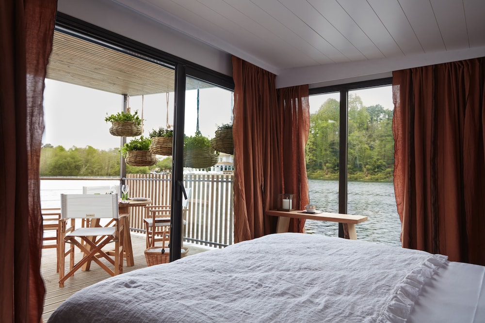 Lodge - Photo 1