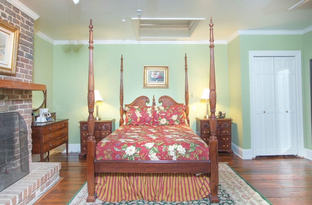 Room, 1 Queen Bed (206), Stairs Required