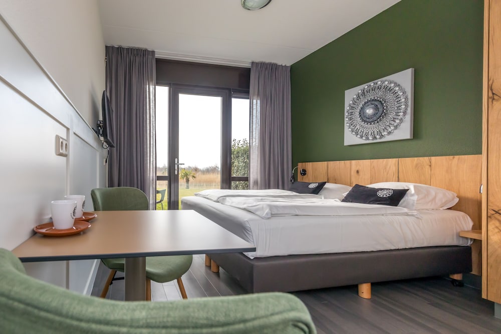 Standard Room photo 2