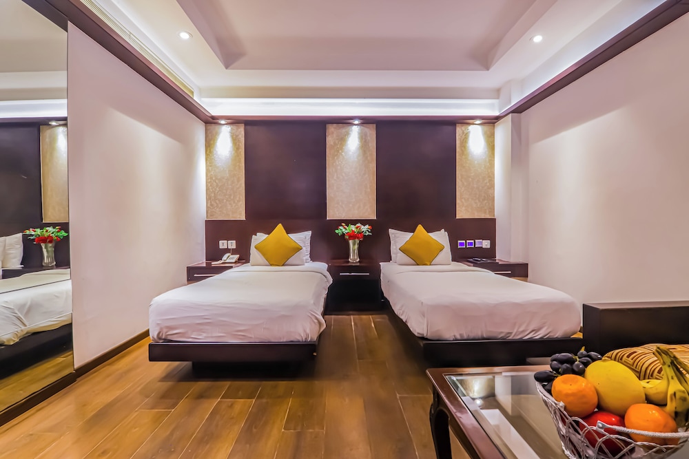 Premier Twin Room, 1 Bedroom - Photo 12