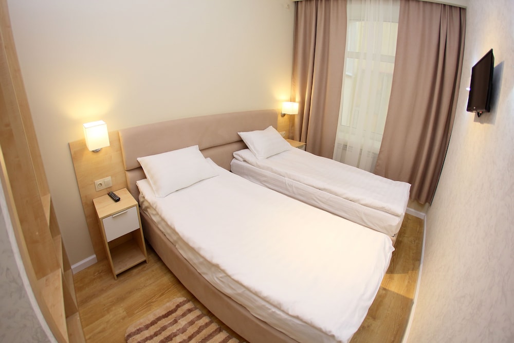Economy Double Or Twin Room photo 3