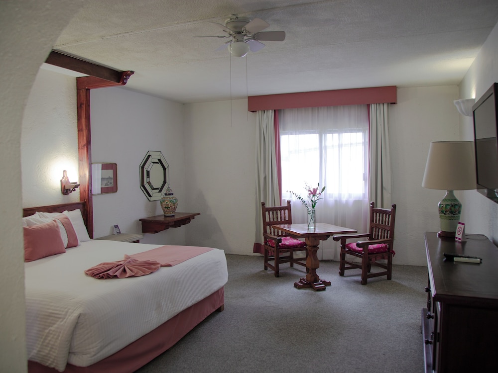 Junior Suite, 1 King Bed - Photo 2