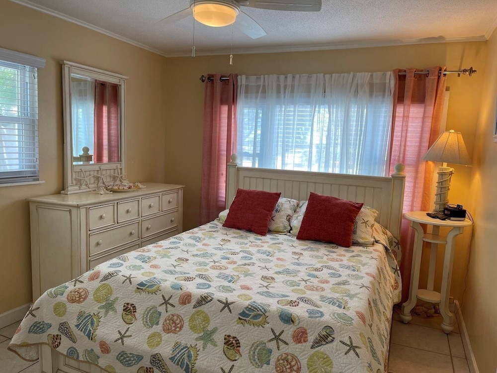 House, 2 Bedrooms photo 1
