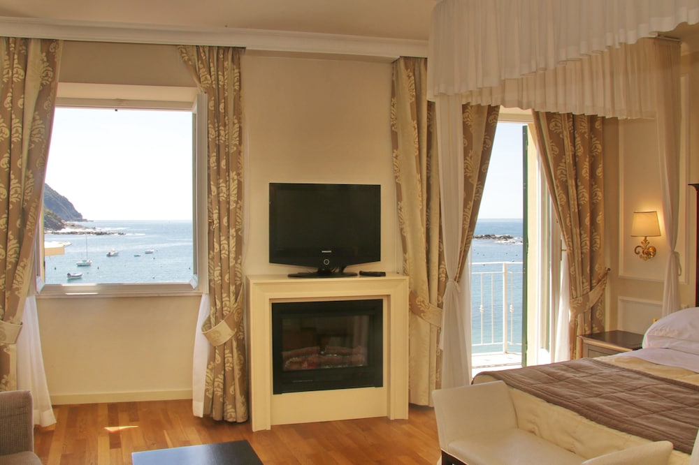 Junior Suite, 1 Bedroom, Sea View (beach access included) photo 3
