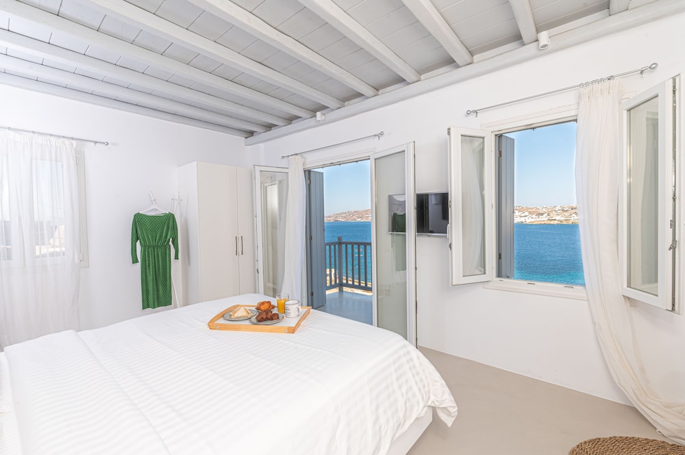 Luxury Villa, 4 Bedrooms, Private Pool, Sea Facing (3)