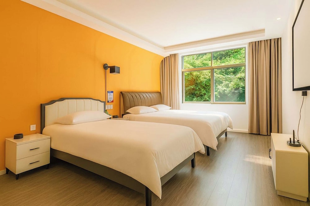 Signature Twin Room