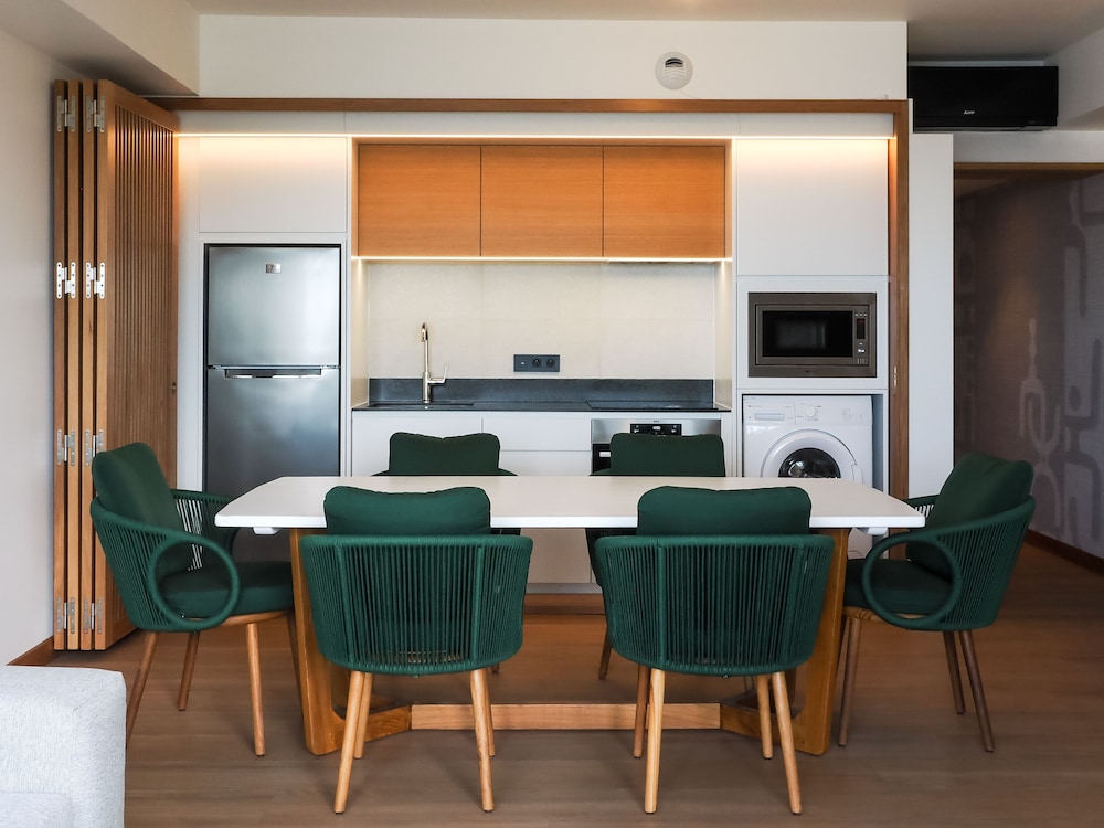 Signature Suite, 2 Bedrooms, Kitchen, Oceanfront