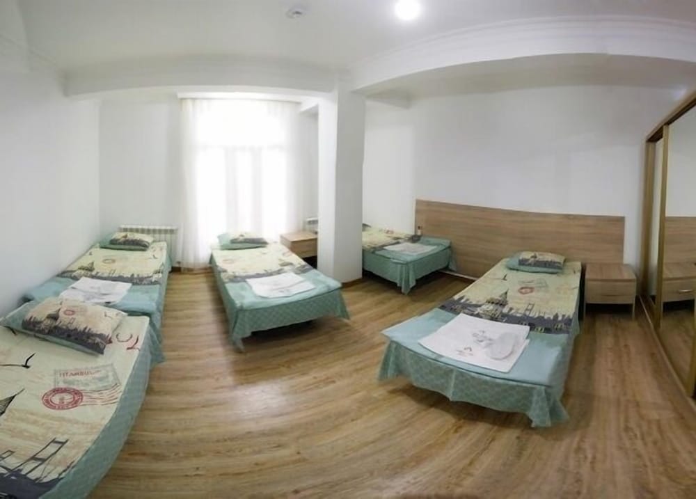 Economy Room (5 Guests) photo 1