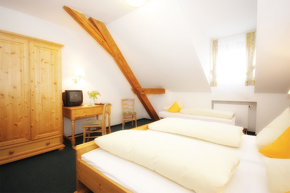 Classic Triple Room, 1 Bedroom photo 1