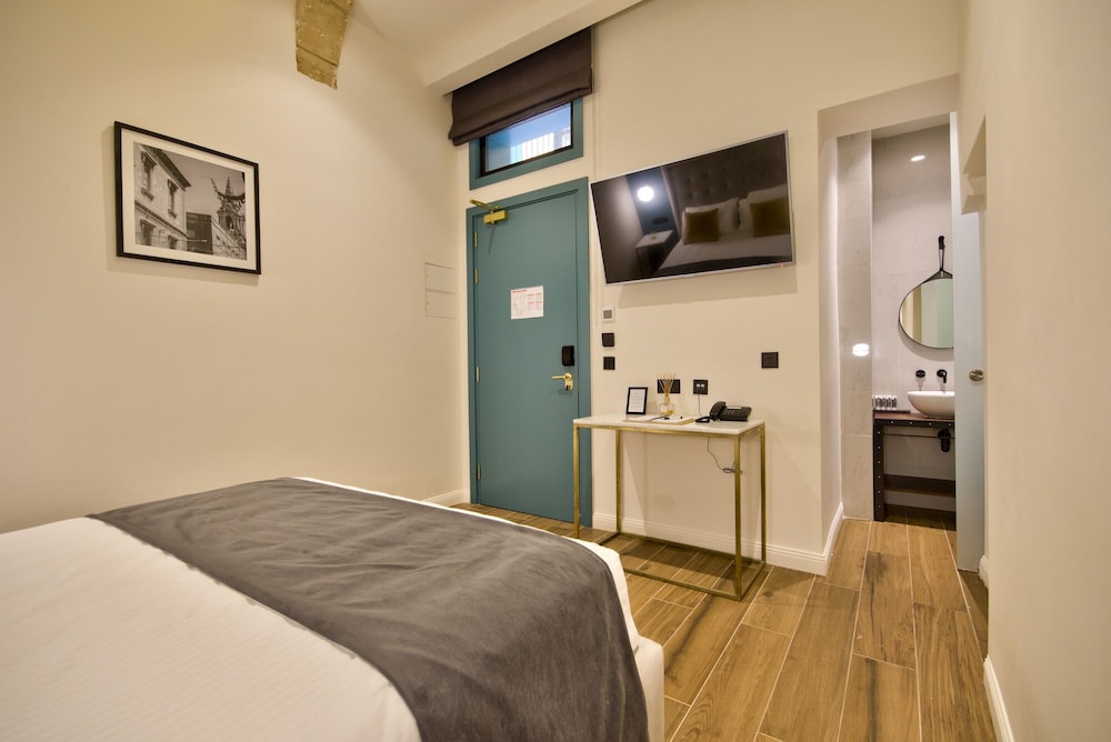 Basic Double Room