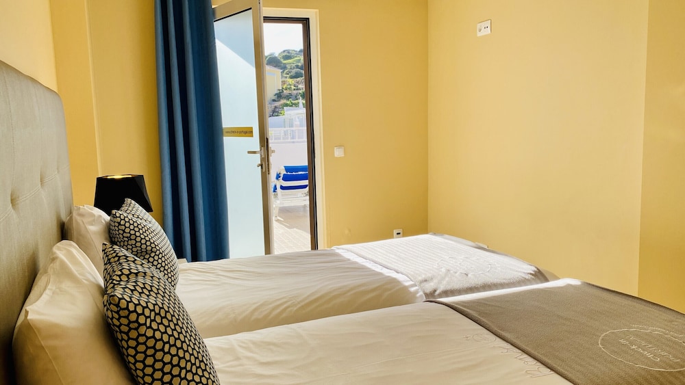Apartment, 2 Bedrooms, Terrace, Beachside