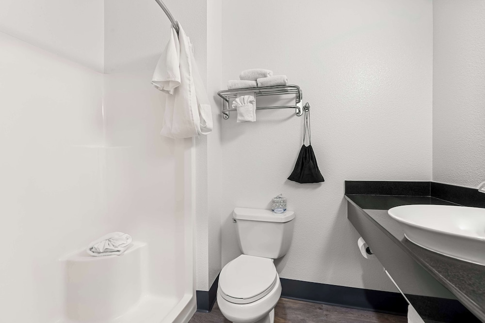 Standard Room, 2 Queen Beds, Non Smoking, Refrigerator & Microwave