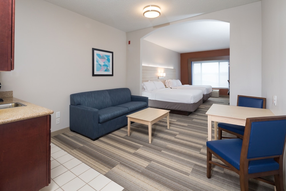 Suite, 1 King Bed, Accessible (Communications, Accessible Tub) - Photo 2