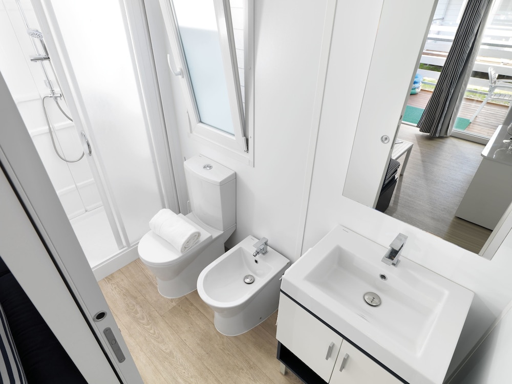 Deluxe Mobile Home, 3 Bedrooms photo 3