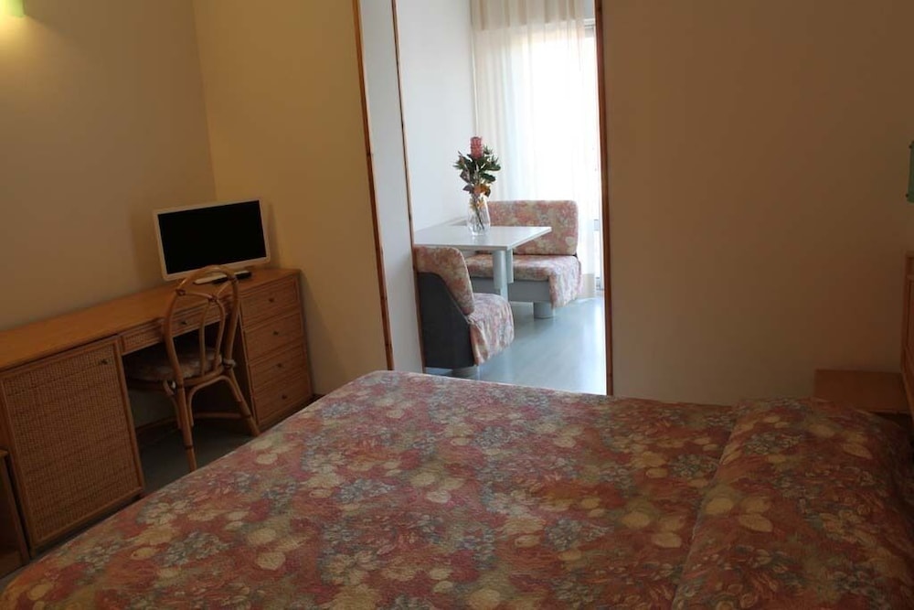 Double Room - Photo 2