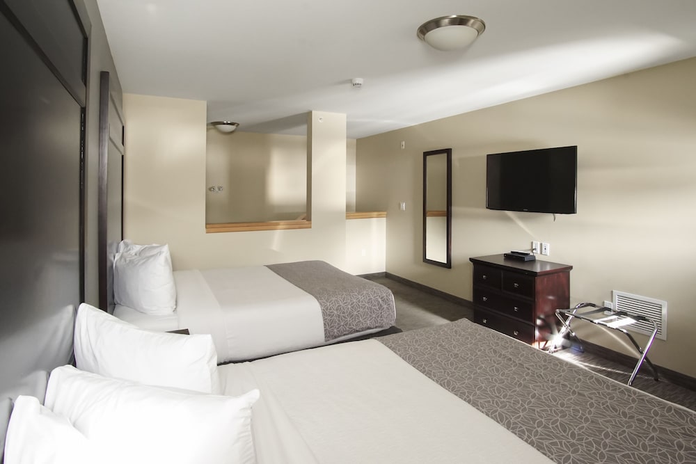 Family Room, 2 Bedrooms