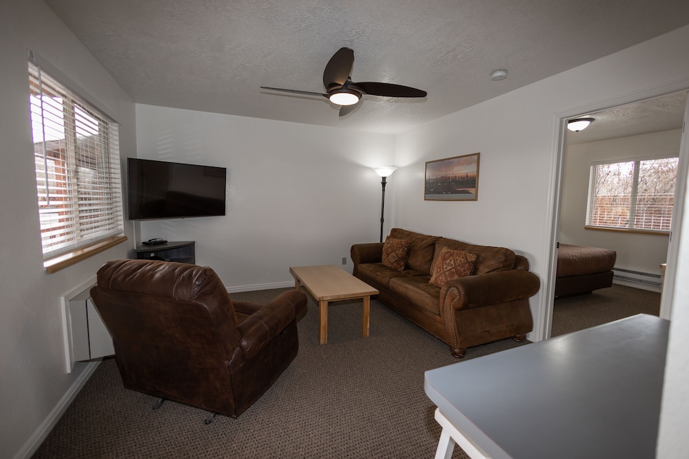 Cabin, 2 Bedrooms photo 1