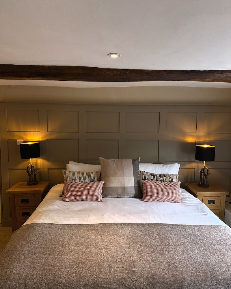Superior Double or Twin Room, Ensuite (Newly Refurbished Rm4)