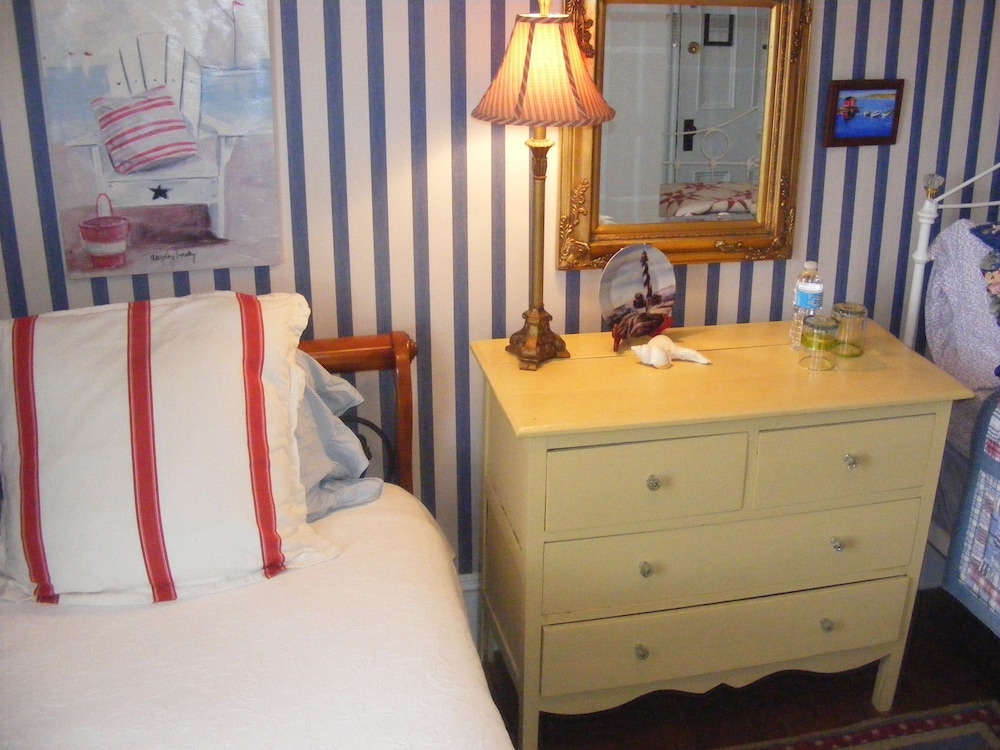 Room, Multiple Beds, Garden View photo 3