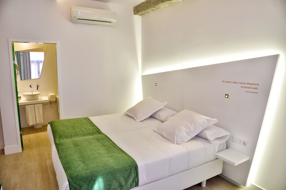Superior Double Room - Photo 2