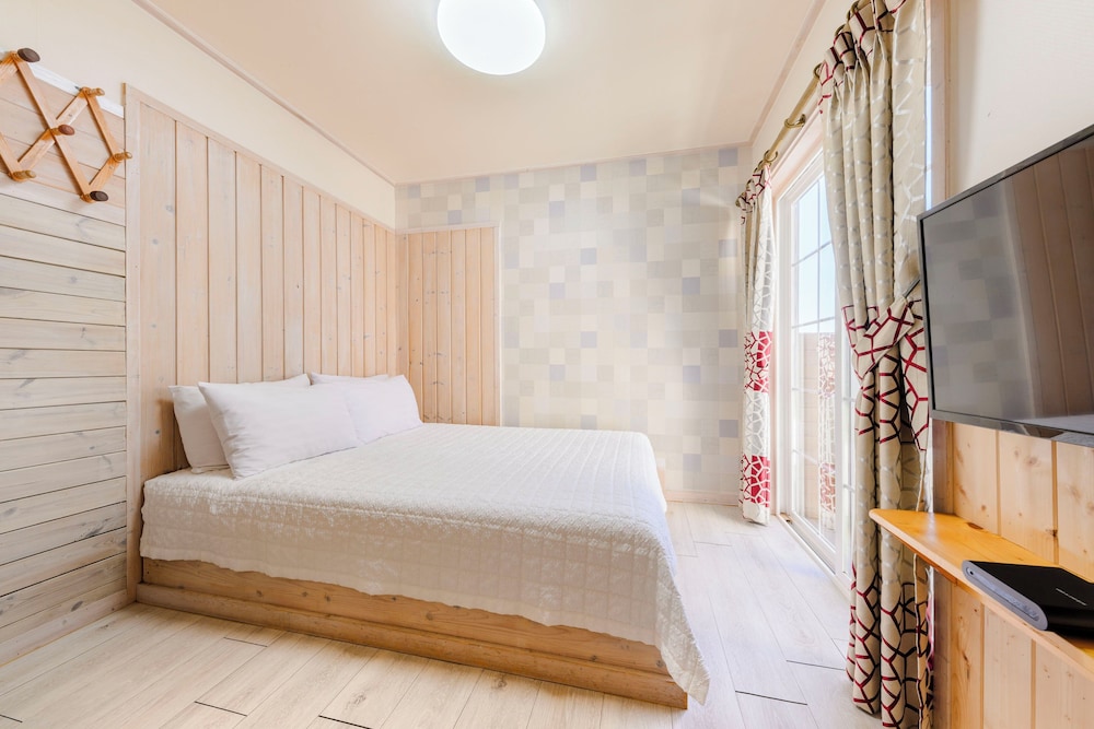 Double Room (Max 2 occupancy, No Kitchen) photo 1