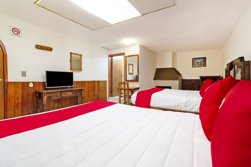Standard Room, Shared Bathroom (Two beds) photo 1