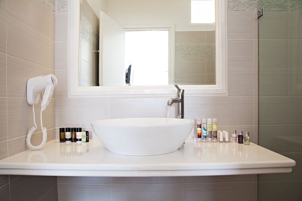 Standard Room, Sea View - Photo 9