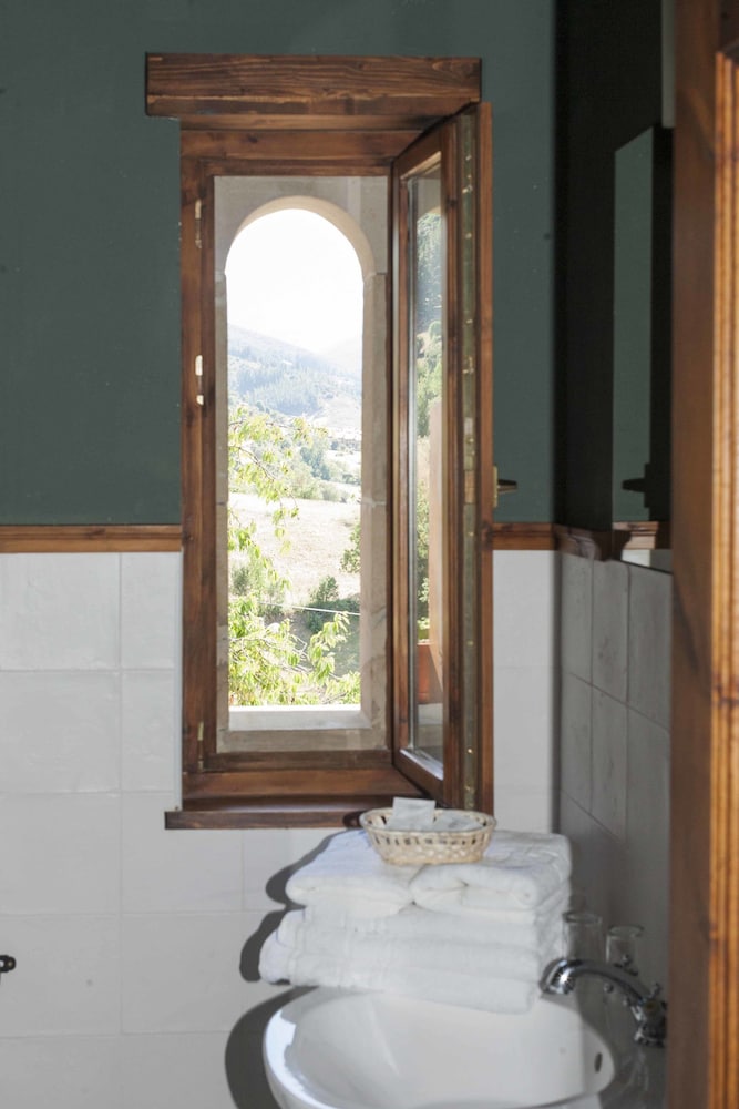 Standard Double or Twin Room photo 3