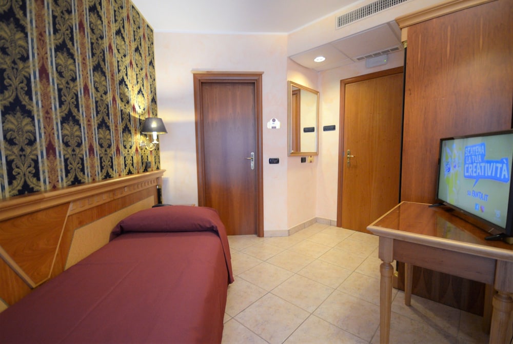 Classic Single Room, City View