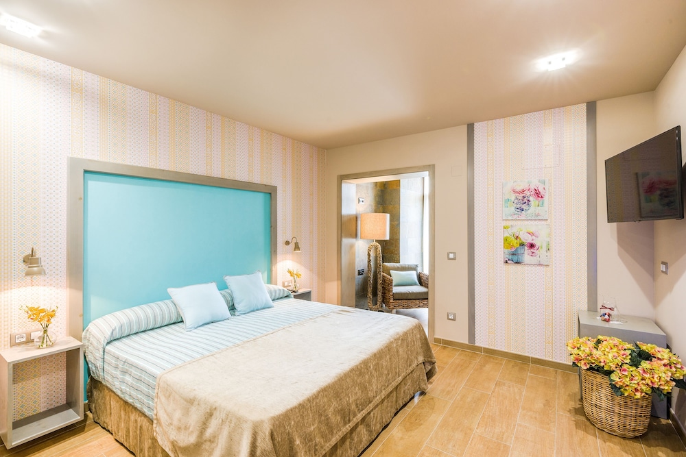 Grand Suite, 1 King Bed photo 2