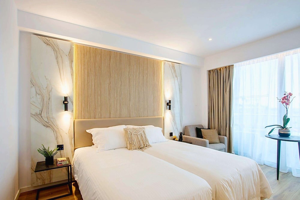 Superior Double or Twin Room, Partial Sea View photo 1