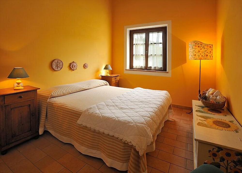 Classic House, Garden Area photo 3