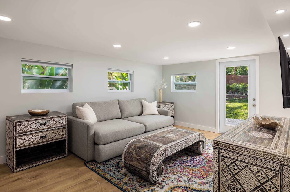 Premium House photo 3
