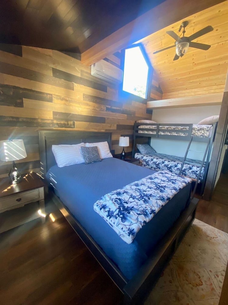 Deluxe Cabin, Garden View photo 3