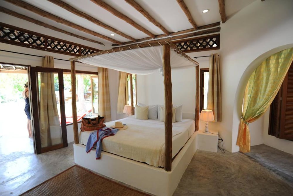 Deluxe House, 2 Bedrooms, 2 Bathrooms, Garden View thumbnail 5